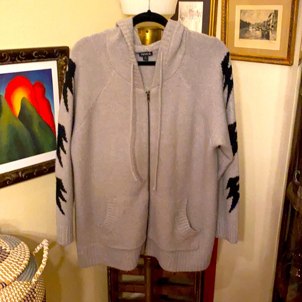 Torrid Lightning Bolt sweater Size 1